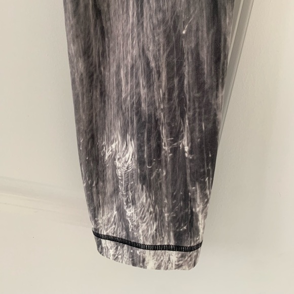 Under Armour Leggings - Picture 2 of 3